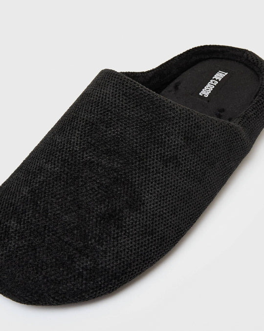 True Classic - Slippers | Black