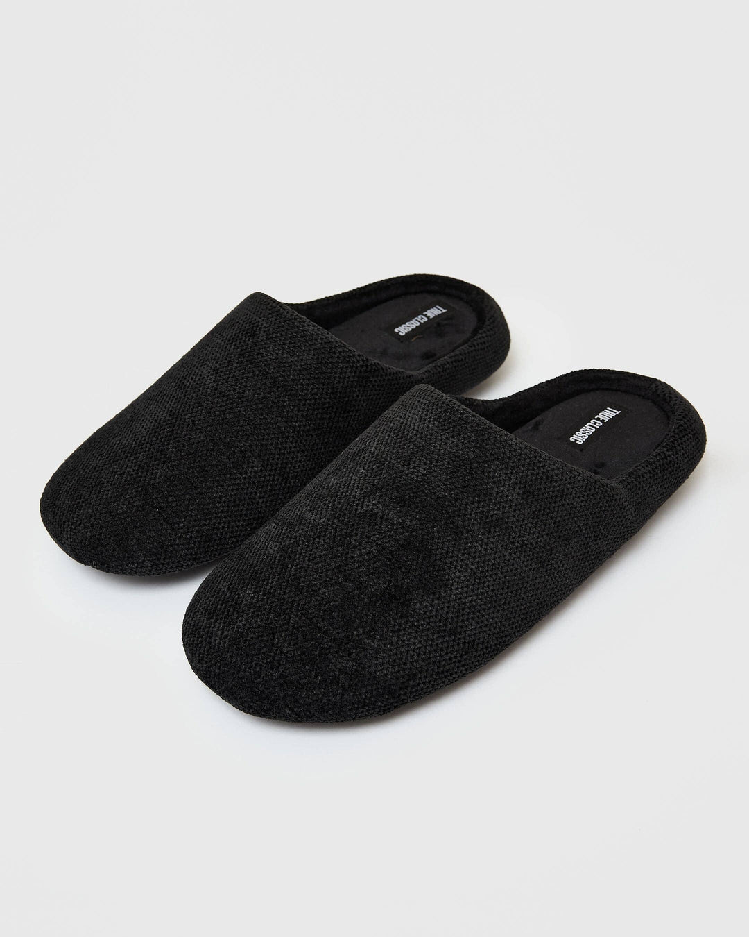 True Classic - Slippers | Black