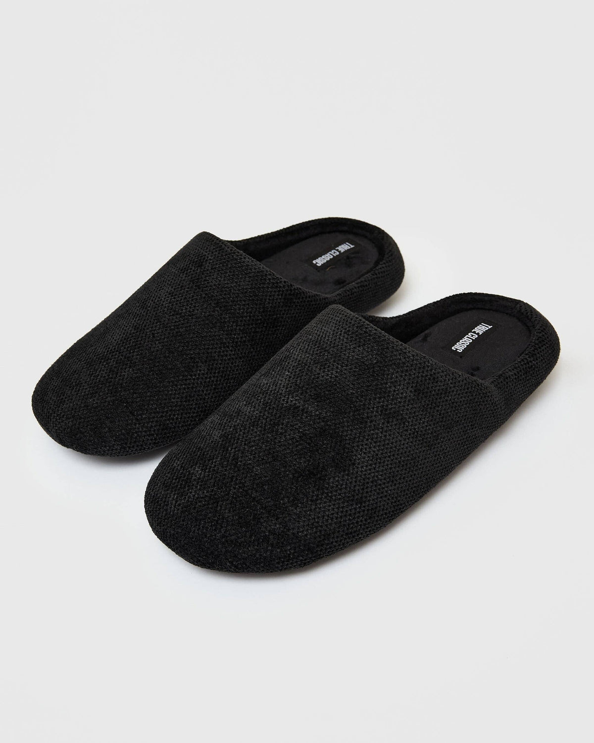 True Classic - Slippers | Black, view 6