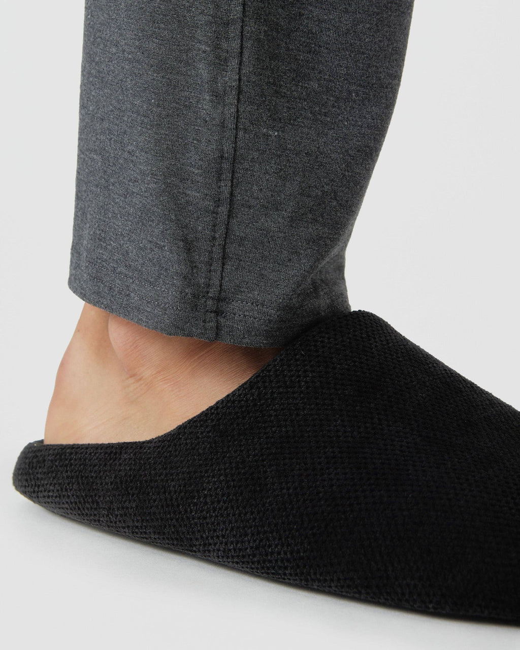 True Classic - Slippers | Black, view 5