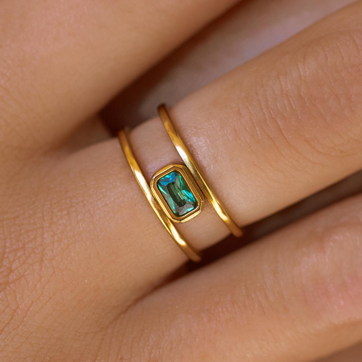 Emerald Green Estate Ring