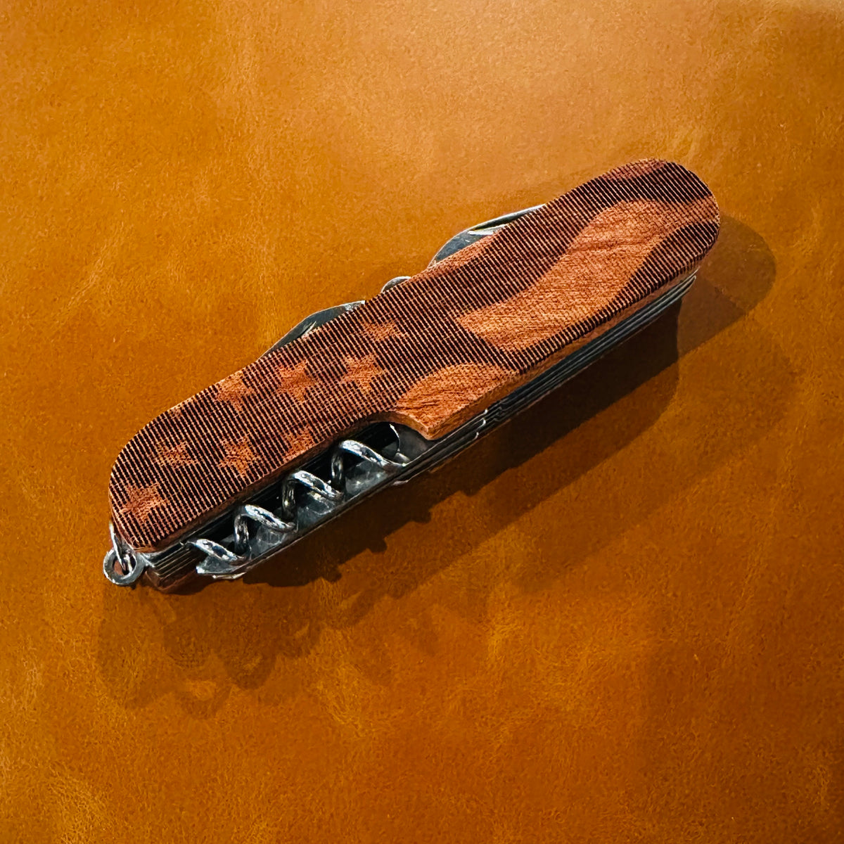 American Flag Engraved Pocket Knife engraved wooden handle