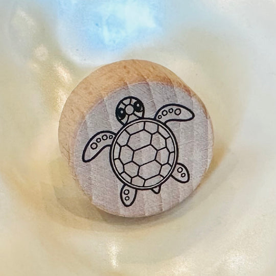 Hatchling Shores Wine Stopper