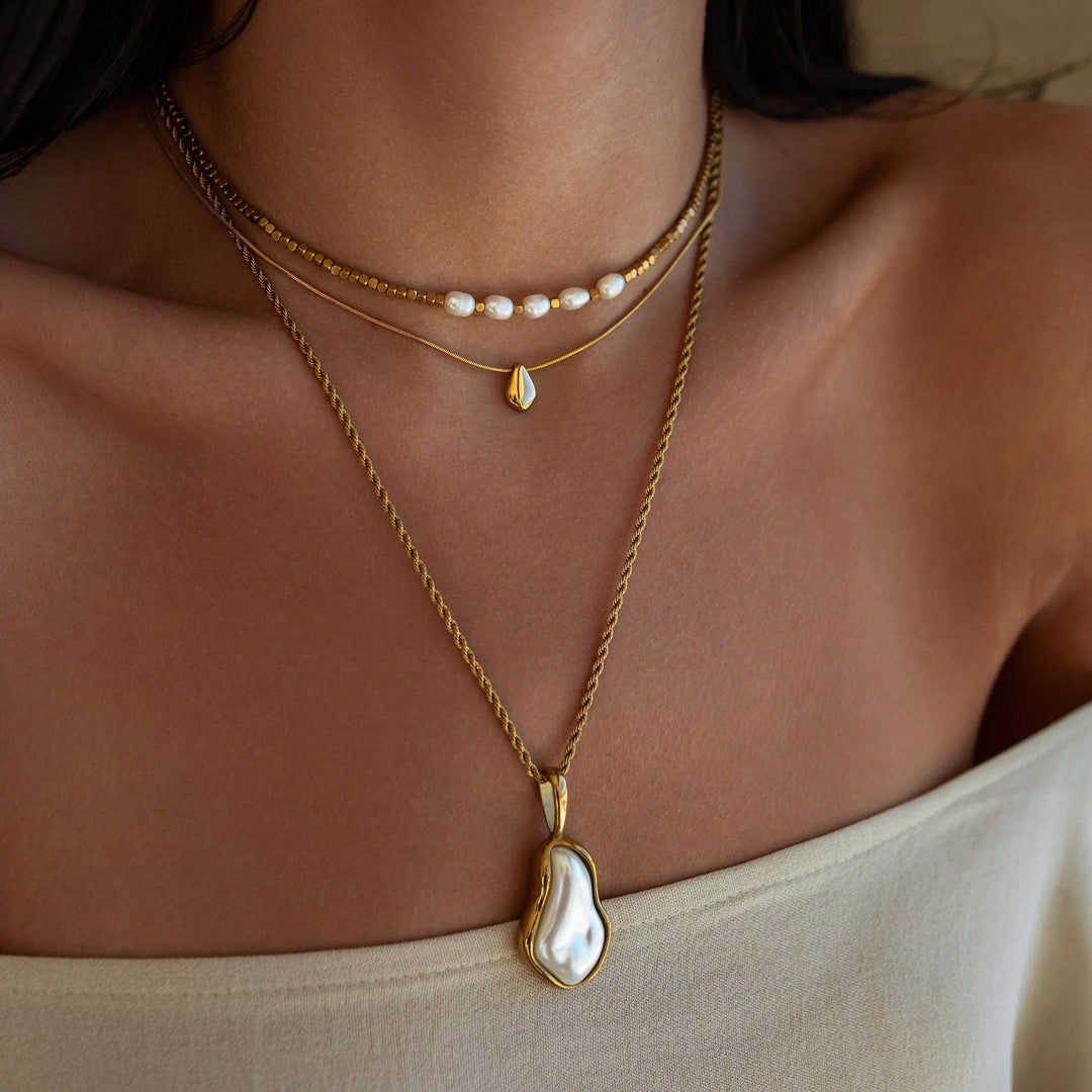 ALCO Form Necklace - Gold, alternate view 4