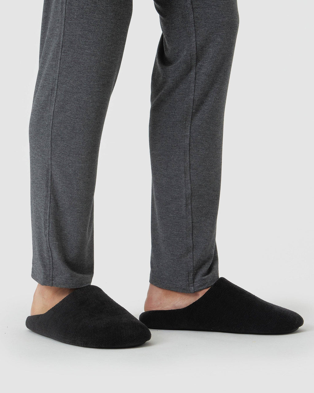 True Classic - Slippers | Black, view 3