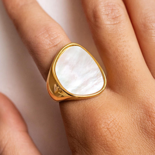 Windsor 18K Gold Ring