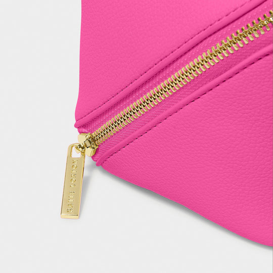 Medium Make Up and Toiletry Bag in Magenta