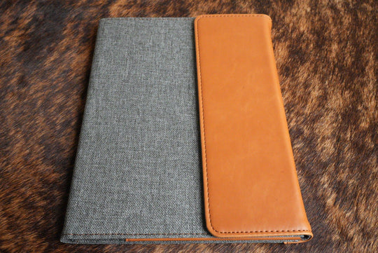 https://cdn.shopify.com/s/files/1/0780/1605/3523/files/padfolios-heritage-collection-premium-leatherette-2120641.jpg?v=1775764457