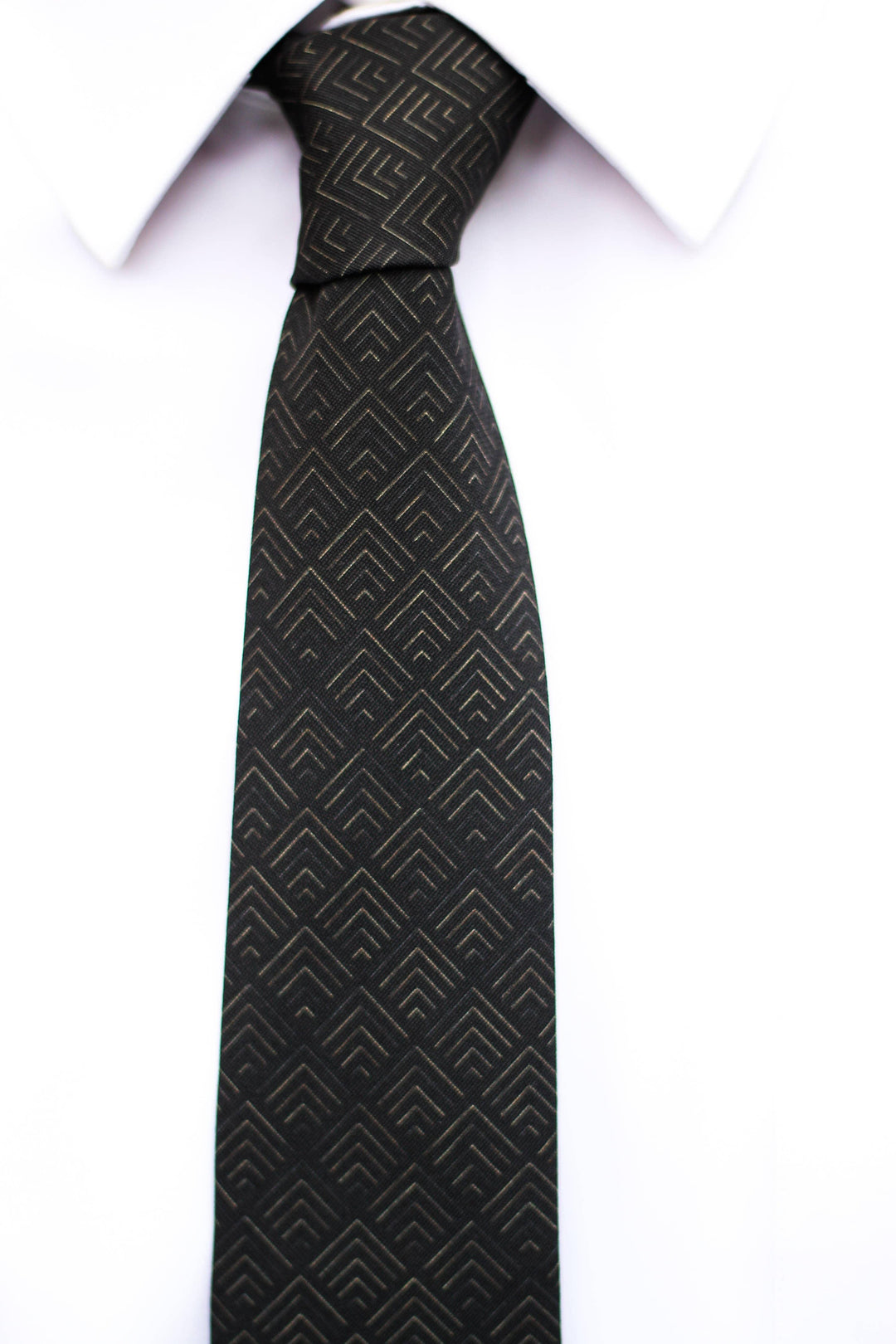 Tough Apparel - Vogue – Subtle Gold and Black Tie: 3.25" Standard Tie - Rust & Refined