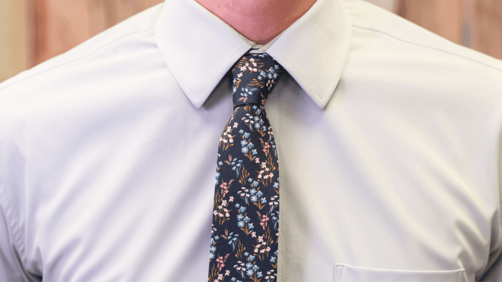 Tough Apparel - Willow - Blue Daisy Floral Tie: 3.25" Standard Tie - Rust & Refined