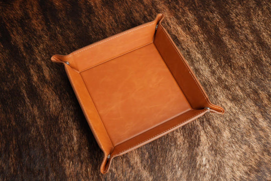 https://cdn.shopify.com/s/files/1/0780/1605/3523/files/valet-trays-heritage-collection-premium-leatherette-706547.jpg?v=1762200443